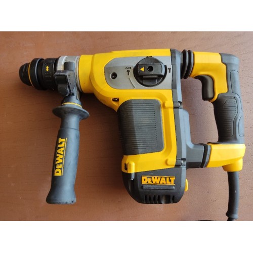 BAZÁR DeWALT D25417KT Kombinované kladivo SDS + príslušenstvo, 4,2 J PO SERVISE!!